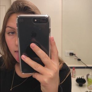 Meet your Posher, Lauren